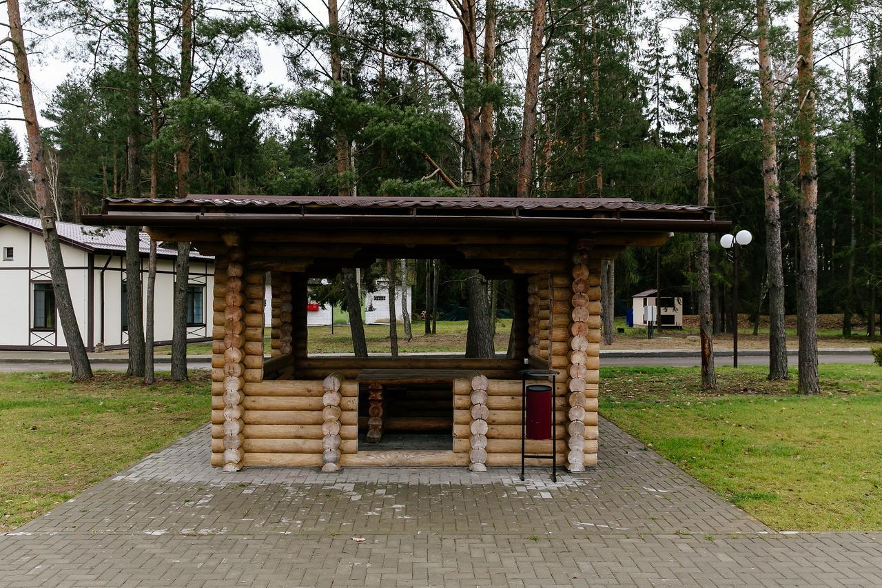 ホテルBaza Otdykha Chaika Zhodzina エクステリア 写真
