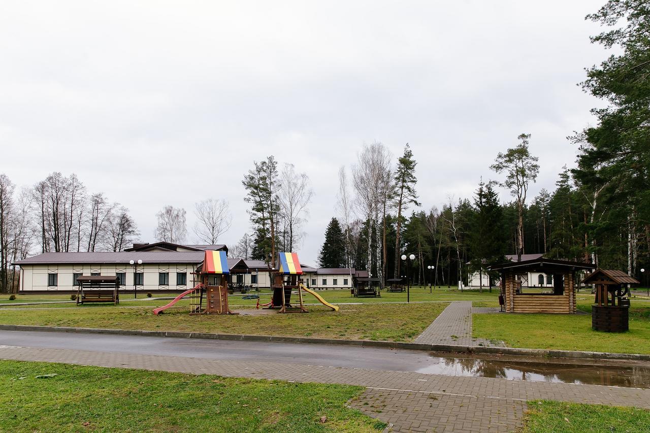 ホテルBaza Otdykha Chaika Zhodzina エクステリア 写真